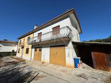 Villa di 760 m² con più di 5 locali e box auto dop