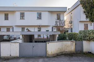 VILLASCHIERA TRICAMERE CON GIARDINO E TAVERNA!