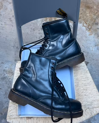 Dr. Martens 8 Eye Boot Pelle Blu Scura - Ottimi 38