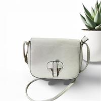 Elegante borsa bianca in pelle