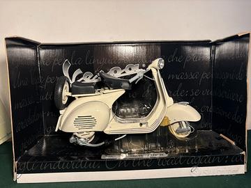 Vespa 150 VL1T (1955) New-Ray 1:6