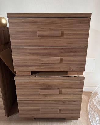 Comodini in legno per camera da letto