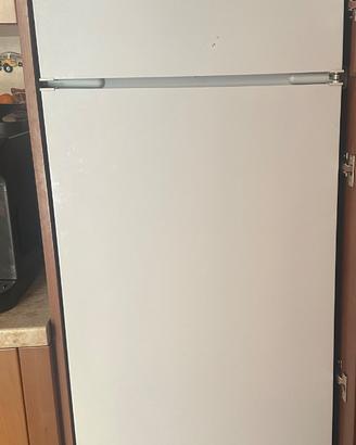 Frigorifero doppia porta incasso Indesit IN D 2411