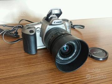 Macchina fotografica Canon Eos 300 con rullino