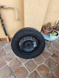 Ruota con copertone 195/55R16 