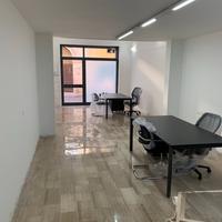 2 Scrivanie(180X90)+4sedie+ cassettiere