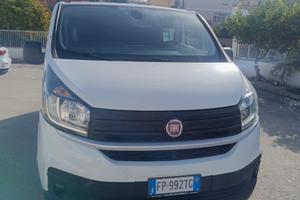 Talento maxi furgone cabinato 6 posti n 1