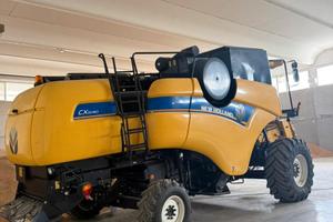 Mietitrebbia New Holland CX5090