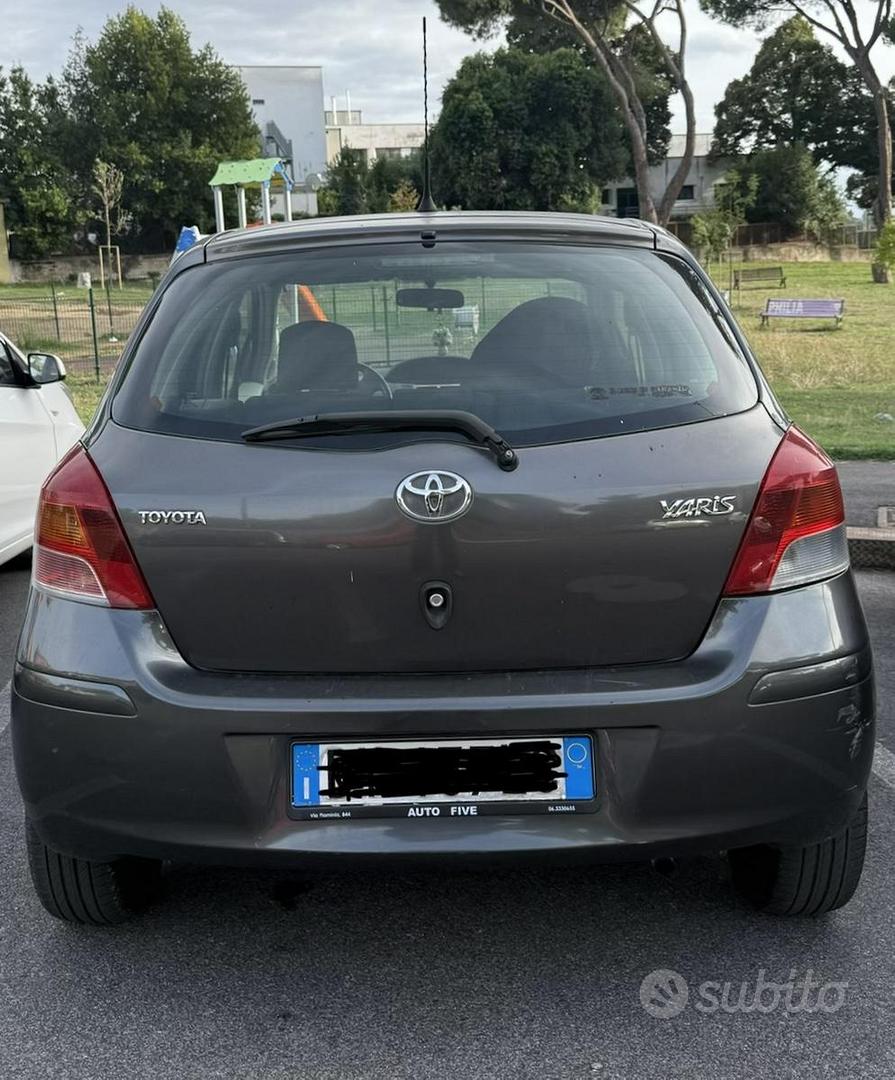 Toyota Yaris 2009 photo 2
