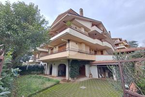 PORZIONE DI BIFAMILIARE A FROSINONE