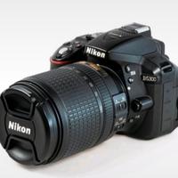 Nikon D5300 con obiettivo 18-105