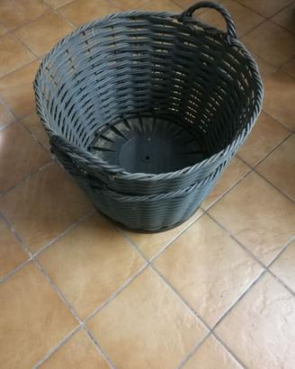 ceste in plastica intrecciata