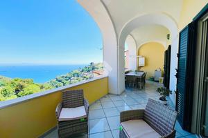 3 LOCALI A VIETRI SUL MARE