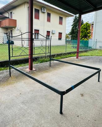 Letto in ferro battuto marca Barel