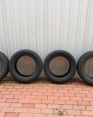 4 Gomme Invernali 225/60 R18 104V Con 9.600 Km