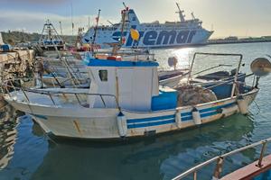 Barca da pesca con licenza