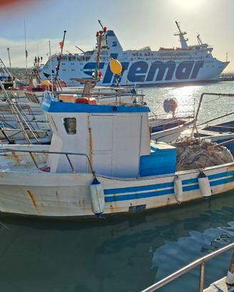 Barca da pesca con licenza