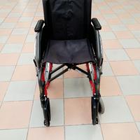 Carrozzina pieghevole