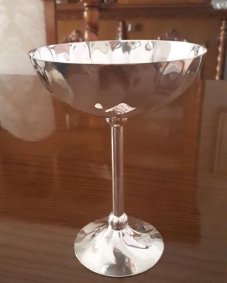 Coppe per gelato bagnate in argento