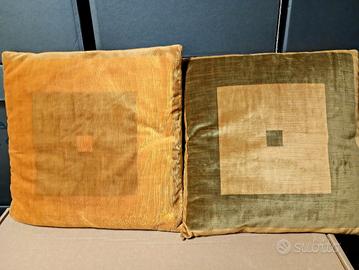 Coppia di cuscini vintage