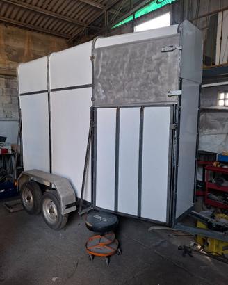 trailer cavalli