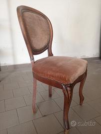 Sedia classica imbottita in legno e velluto