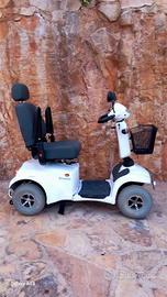 Scooter a batteria per anziani