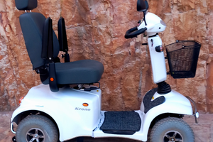 Scooter a batteria per anziani