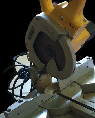 troncatrice dewalt