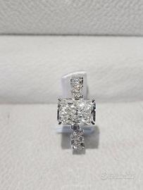 Anello di fidanzamento con diamante 