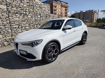 Alfa Romeo Stelvio 2.2 Turbodiesel 210 CV AT8 Q4 T