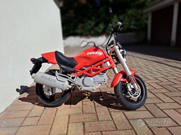 MOTO ELETTRICA DUCATI MONSTER 12V MARCA PEG PEREGO