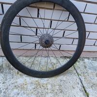 ruote in carbonio per bici da corsa 