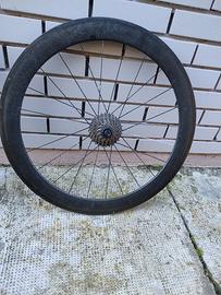 ruote in carbonio per bici da corsa 