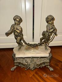 Scultura da tavolo in bronzo su base in marmo