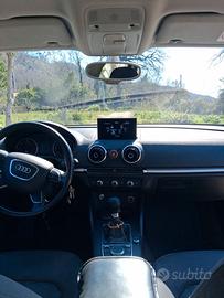 Audi A3 1.6 TDI 110cv - Navi Xenon - Grandine
