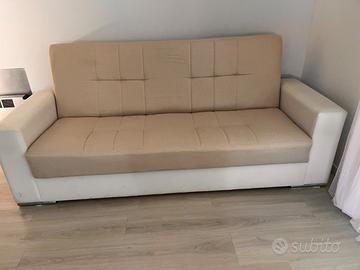 Divano letto a tre posti