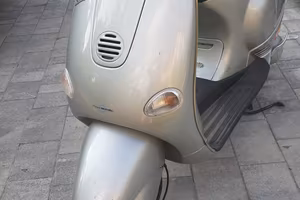 vespa et4   150 del 2001
