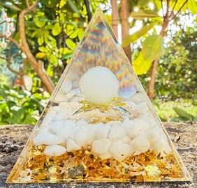 Piramide Orgonite Agata Bianca Opalite