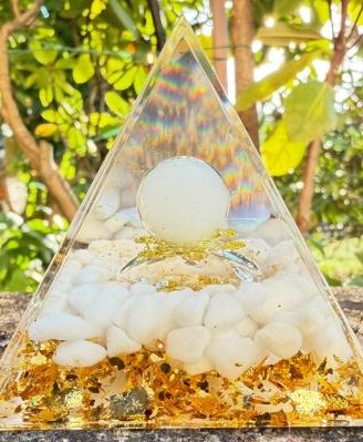 Piramide Orgonite Agata Bianca Opalite