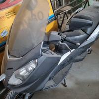 2 Peugeot Satelis 250