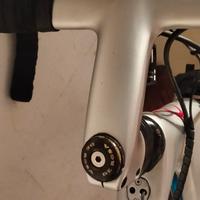 manubrio integrato carbonio Ursus 