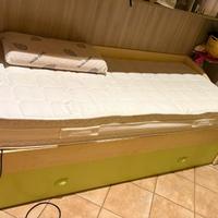 mobile letto con letto sottostante reti e materass