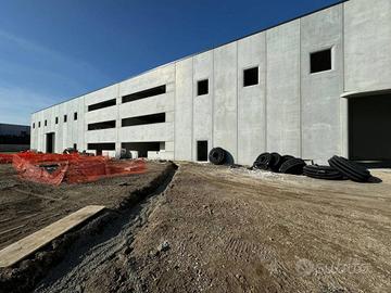 Immobile di 1580 m² a Caivano