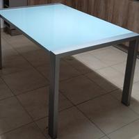tavolo in vetro 