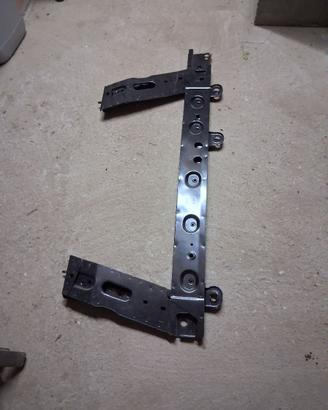 Traversa supporto radiatori Clio4