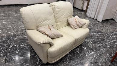 Divano due posti in pelle