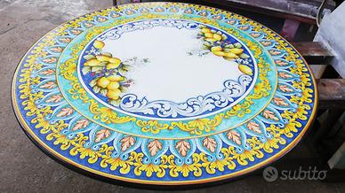 Tavoli da sogno dipinti a mano in pietra lavica