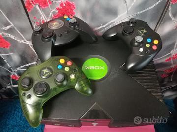 Xbox Microsoft + 3 joystick e 19 giochi 