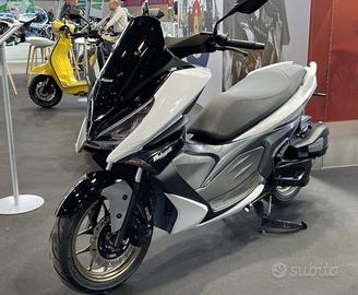 MALAGUTI MADISON 125cc MOT. A LIQUIDO